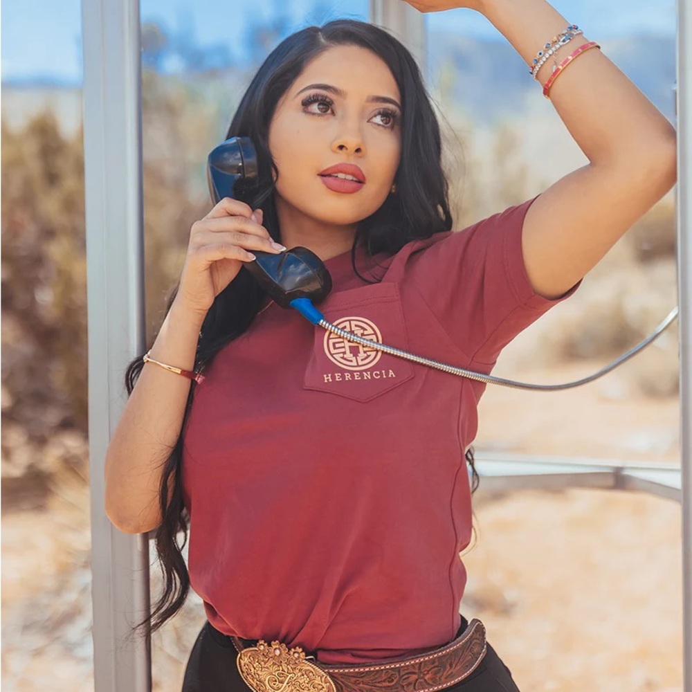 HERENCIA APENAS HOLDING IT TOGETHER SHORT SLEEVE SHIRT